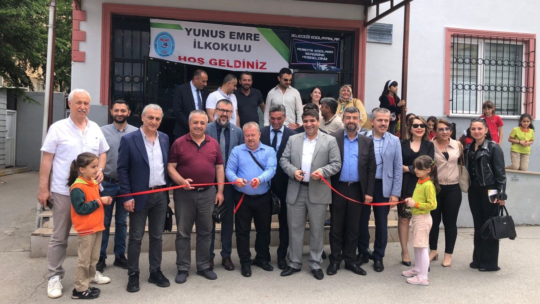 Yunus Emre İlkokulu Robotik Kodlama Sergisi